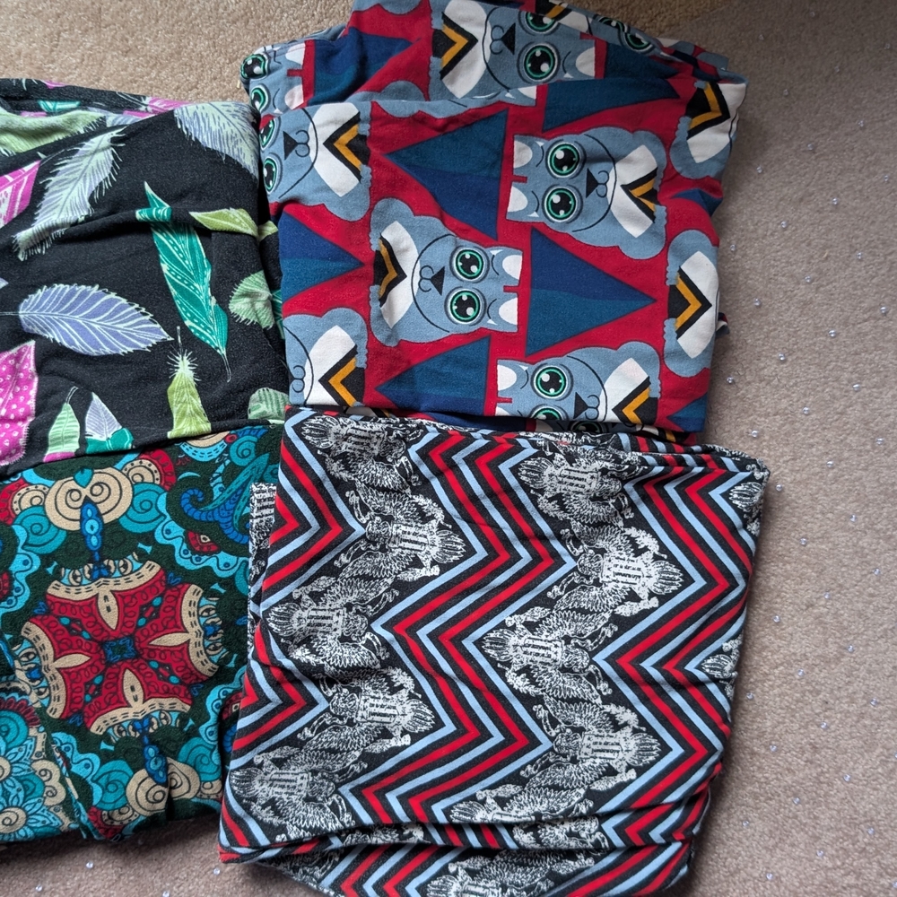LuLaRoe Colorful Patterned Leggings Set